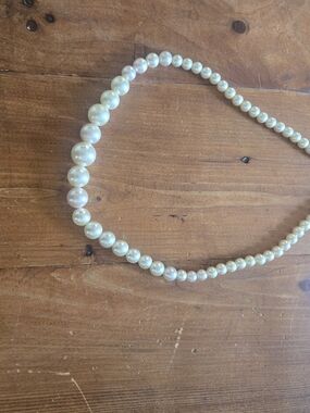 Classic Pearl Bead Necklace in Ivory